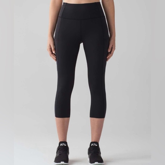 Lululemon Fast & Free Crop Legging 19” High Waist Pockets Black Size 4 - Picture 1 of 6